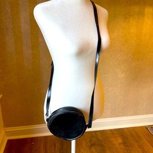 Round Black Leather Purse